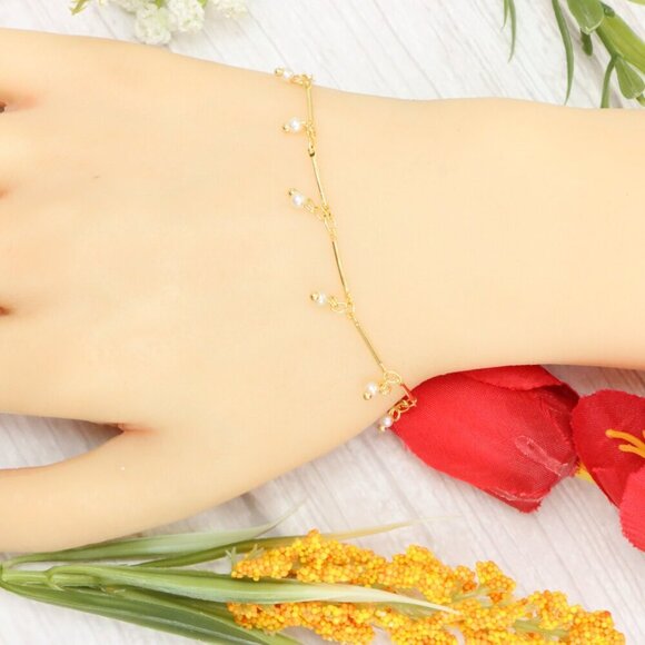 "Trendy Handmade Bracelet – A Thoughtful Gift for Girls & Women | UNVRC1140 - Picture 9 of 10